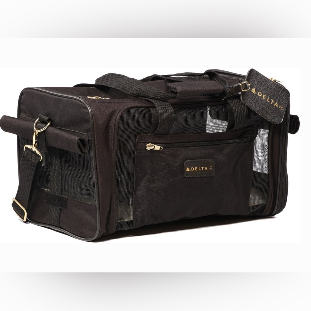 Delta Pet Carrier with Sherpa liner - Medium
